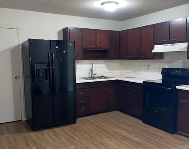 1341 Willow Drive - Photo Thumbnail 2