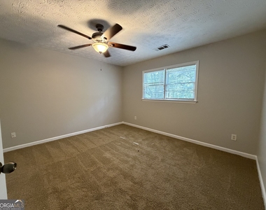 4007 Lindley Circle - Photo Thumbnail 18