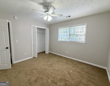 4007 Lindley Circle - Photo Thumbnail 16