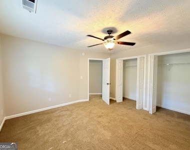 4007 Lindley Circle - Photo Thumbnail 19