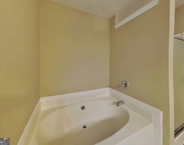 2823 Gower Way - Photo Thumbnail 12
