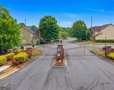 2823 Gower Way - Photo Thumbnail 2
