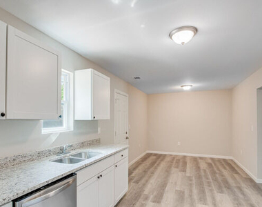 114 Lyla Lane - Photo Thumbnail 7