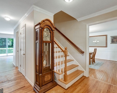 295 Oakmere Road - Photo Thumbnail 4