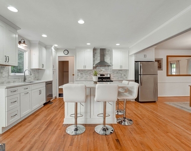 295 Oakmere Road - Photo Thumbnail 10