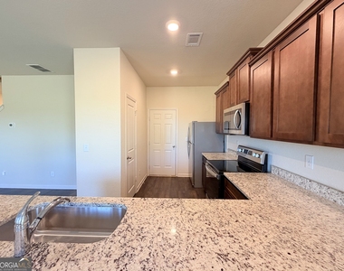 100 Foley Drive - Photo Thumbnail 4