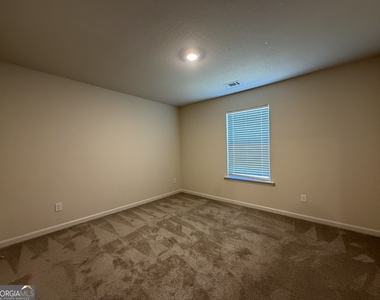 100 Foley Drive - Photo Thumbnail 15