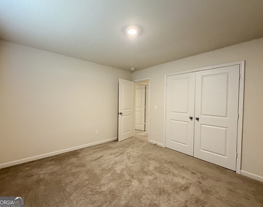 100 Foley Drive - Photo Thumbnail 16