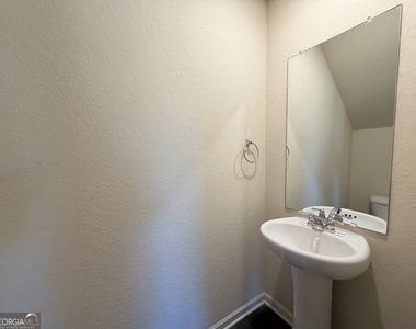 100 Foley Drive - Photo Thumbnail 7