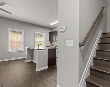 891 Walnut Woods Drive - Photo Thumbnail 5