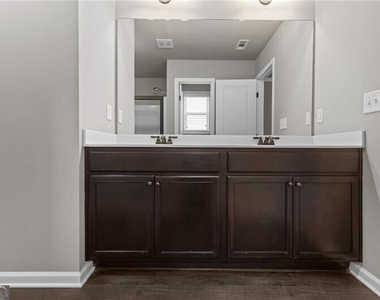 891 Walnut Woods Drive - Photo Thumbnail 29