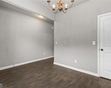 891 Walnut Woods Drive - Photo Thumbnail 3
