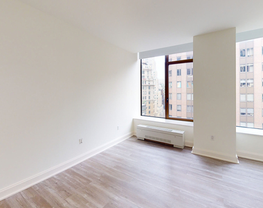 10 Hanover Square - Photo Thumbnail 2