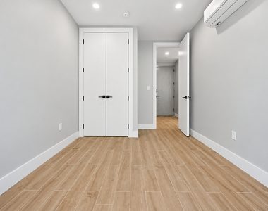 809 Midwood Street - Photo Thumbnail 4