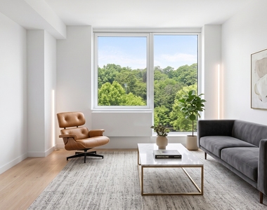 4650 Broadway - Photo Thumbnail 3