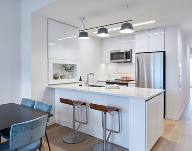 4650 Broadway - Photo Thumbnail 1