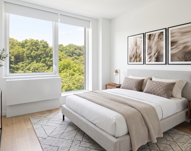 4650 Broadway - Photo Thumbnail 4