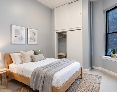 313 East 115th Street - Photo Thumbnail 3