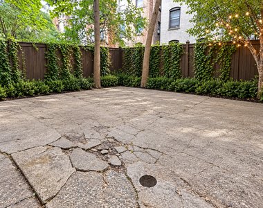 325 East 89th Street - Photo Thumbnail 6