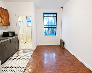 325 East 89th Street - Photo Thumbnail 1