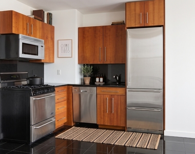 3111 Broadway - Photo Thumbnail 4