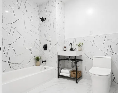 1010 Gates Avenue - Photo Thumbnail 8