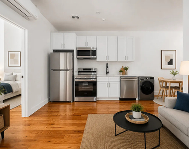 1010 Gates Avenue - Photo Thumbnail 3