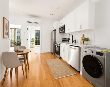 1010 Gates Avenue - Photo Thumbnail 2
