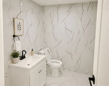1010 Gates Avenue - Photo Thumbnail 9