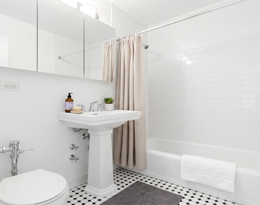 40 West 135th Street - Photo Thumbnail 3