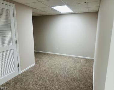 37 Woodmont Dr - Photo Thumbnail 46