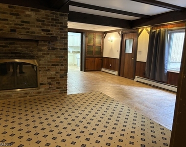 145 Lake Ave - Photo Thumbnail 1