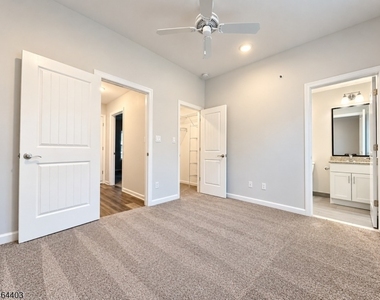 153 Main St - Photo Thumbnail 25