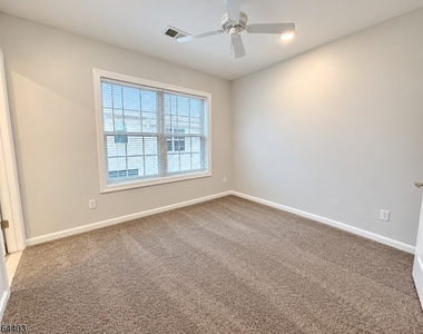 153 Main St - Photo Thumbnail 26