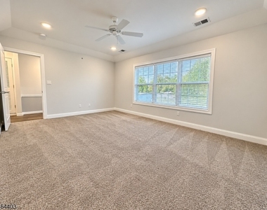 153 Main St - Photo Thumbnail 22