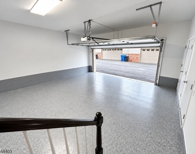 153 Main St - Photo Thumbnail 5