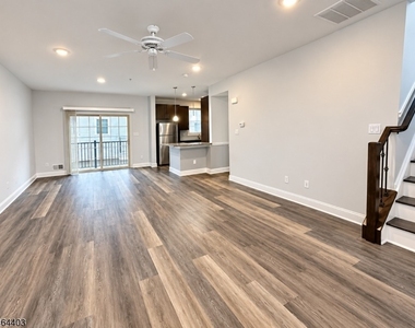 153 Main St - Photo Thumbnail 16