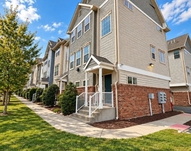 153 Main St - Photo Thumbnail 2