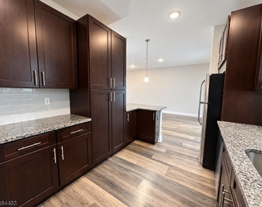 153 Main St - Photo Thumbnail 11