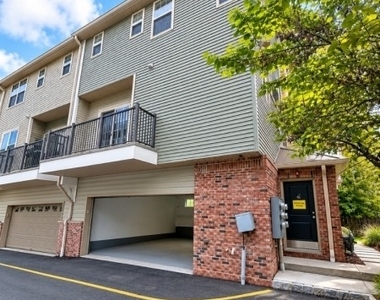 153 Main St - Photo Thumbnail 5