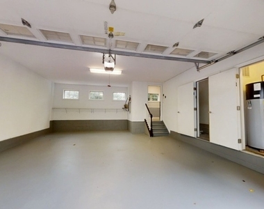 153 Main St - Photo Thumbnail 3