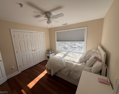 20 Main St - Photo Thumbnail 4