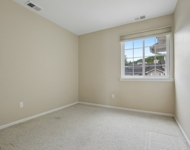 8 Bentley Court - Photo Thumbnail 33