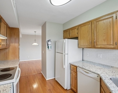 8 Bentley Court - Photo Thumbnail 16