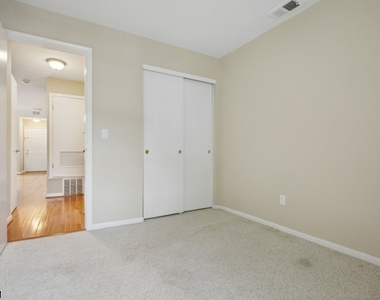 8 Bentley Court - Photo Thumbnail 34