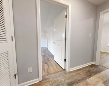 153 Main St - Photo Thumbnail 7