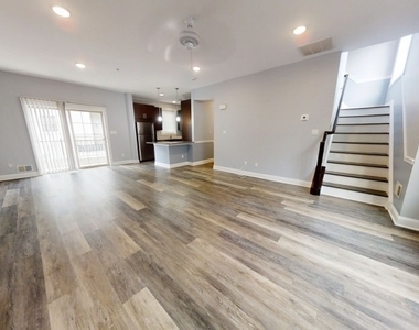 153 Main St - Photo Thumbnail 3