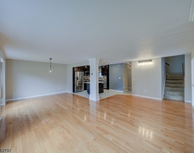3 Freedom Ct - Photo Thumbnail 2