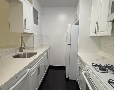 400 East 71st Street - Photo Thumbnail 1
