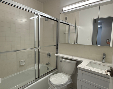 400 East 71st Street - Photo Thumbnail 6